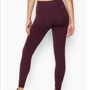 NWT VS Studio Legging